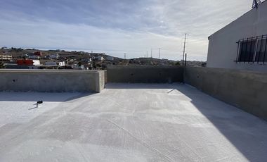 CASA MODERNA CON JARDIN Y TERRAZA