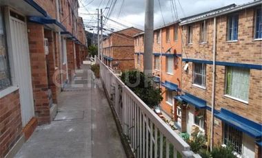 Casa en conjunto cerrado Lindos acabados Barrio Bochica sur.