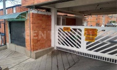 Casa en conjunto cerrado Lindos acabados Barrio Bochica sur.