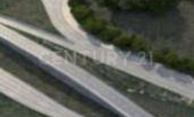 Venta de lote uso institucional de 16.777m2 esquinero avenida principal