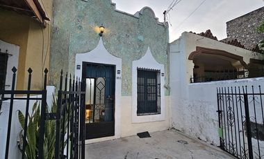 Casa en Venta en la Avenida Itzaes, en el Centro de la Ciudad de Mérida, Yuc.
