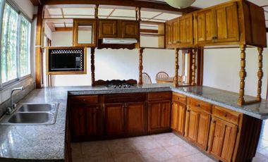 BOQUETE / ALTO BOQUETE / 1800M2 / 3 HABITACION / TOTALMENTE CERCADA