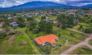 BOQUETE / ALTO BOQUETE / 1800M2 / 3 HABITACION / TOTALMENTE CERCADA
