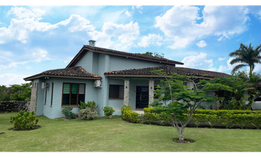 BOQUETE / HACIENDA LOS MOLINOS / 1400 M2 / 4 HABIT / BALCON / TERRAZA
