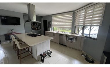 BOQUETE / HACIENDA LOS MOLINOS / 1400 M2 / 4 HABIT / BALCON / TERRAZA