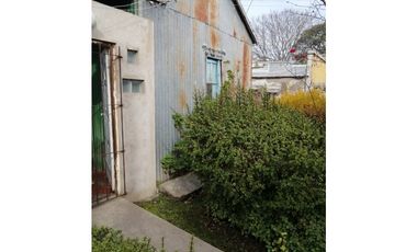 venta lote con  chalet 3 ambientes gran parque