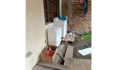 Inversión inteligente en el corazón de Cayambe!!, Terreno con Casa!!