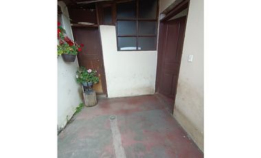 Inversión inteligente en el corazón de Cayambe!!, Terreno con Casa!!