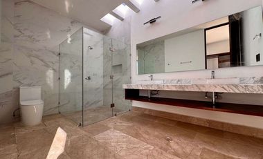 CASA PRE VENTA MÉRIDA, UNA PLANTA, LUJOSA, 402M2, PRIVADA ADANA XCANATUN.