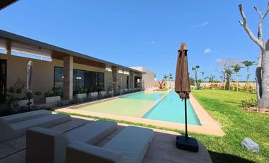 CASA PRE VENTA MÉRIDA, UNA PLANTA, LUJOSA, 402M2, PRIVADA ADANA XCANATUN.