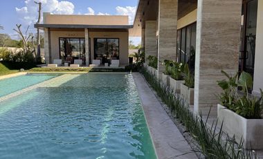 CASA PRE VENTA MÉRIDA, UNA PLANTA, LUJOSA, 402M2, PRIVADA ADANA XCANATUN.