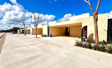CASA PRE VENTA MÉRIDA, UNA PLANTA, LUJOSA, 402M2, PRIVADA ADANA XCANATUN.