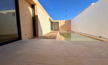 CASA PRE VENTA MÉRIDA, UNA PLANTA, LUJOSA, 402M2, PRIVADA ADANA XCANATUN.