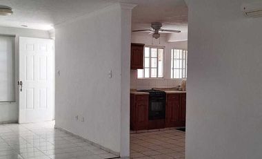 Venta Casa sobre Av. Principal ideal para Negocio, Altabrisa.