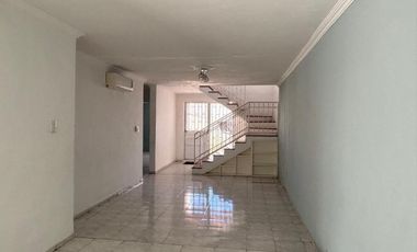 Venta Casa sobre Av. Principal ideal para Negocio, Altabrisa.