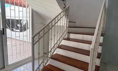 Venta Casa sobre Av. Principal ideal para Negocio, Altabrisa.