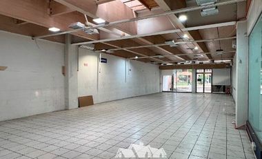 Local Comercial en Arriendo en A pasos Alto Las Condes