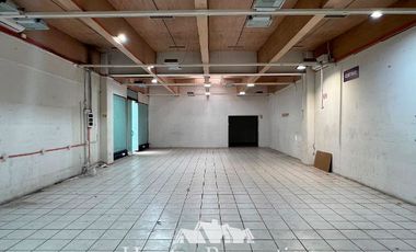 Local Comercial en Arriendo en A pasos Alto Las Condes