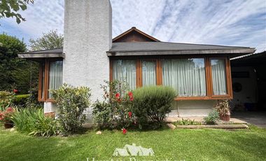 Casa en Venta en The Grange School - Country Club - Metro Príncipe de Gales