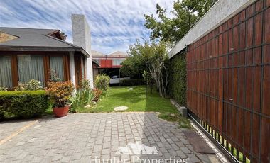 Casa en Venta en The Grange School - Country Club - Metro Príncipe de Gales