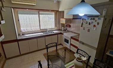 Casa PH en venta en Ramos Mejia Sur