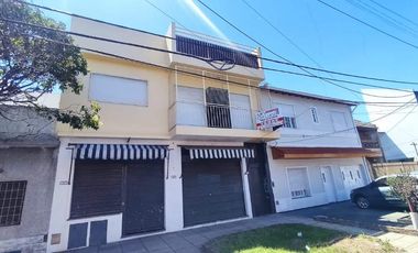 Casa PH en venta en Ramos Mejia Sur