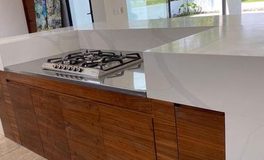 Espectacular residencia en Fracc Paraiso Country Club, Morelos