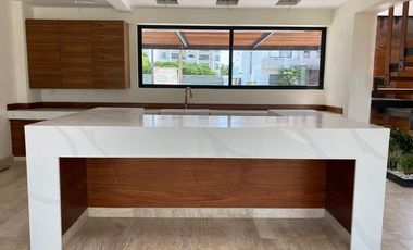 Espectacular residencia en Fracc Paraiso Country Club, Morelos