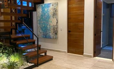 Espectacular residencia en Fracc Paraiso Country Club, Morelos