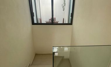 Linda casa en venta en fraccionamiento en Av. Palmira, Mor.