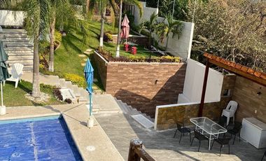 Linda casa en venta en fraccionamiento en Av. Palmira, Mor.