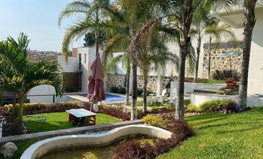 Linda casa en venta en fraccionamiento en Av. Palmira, Mor.