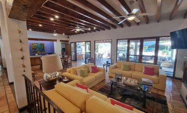 Espectacular residencia en Los Apantles, Morelos