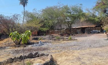 Venta de terreno con uso de suelo comercial en Club de Golf Santa fe, Morelos