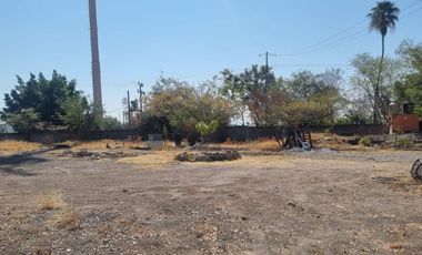 Venta de terreno con uso de suelo comercial en Club de Golf Santa fe, Morelos