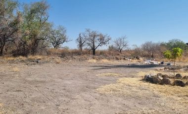 Venta de terreno con uso de suelo comercial en Club de Golf Santa fe, Morelos