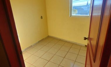 locales comerciales en venta con cuartos en la parte de arriba