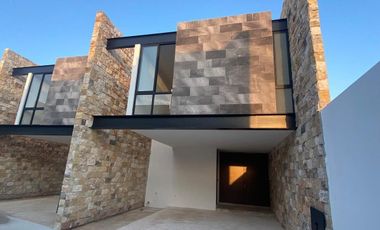 CASA EN PRIVADA, TEMOZON NORTE, CON opcion PANELES AREA LAS FINCAS