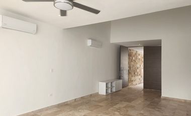 CASA EN PRIVADA, TEMOZON NORTE, CON opcion PANELES AREA LAS FINCAS