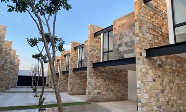 CASA EN PRIVADA, TEMOZON NORTE, CON opcion PANELES AREA LAS FINCAS