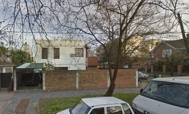 Casa en venta - 4 Dormitorios 2 Baños - Cochera - 254Mts2 - Lomas de Zamora