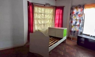 Casa en venta - 4 Dormitorios 2 Baños - Cochera - 254Mts2 - Lomas de Zamora