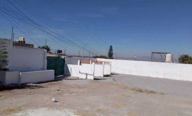 Terreno con oficinas en renta en Corregidora
