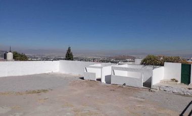 Terreno con oficinas en renta en Corregidora