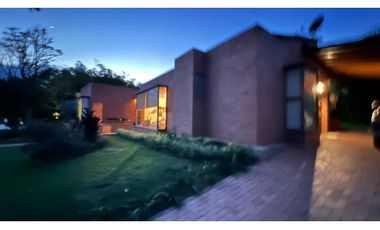 ARRIENDO CASA CON 3 HABIT. EN PARCELACION LLANOGRANDE