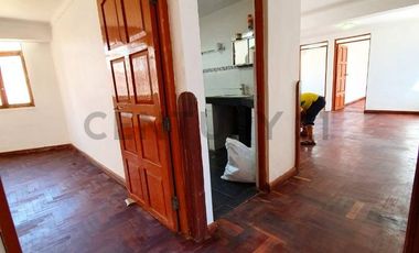 VENTA DE CASA A PRECIO DE TERRENO CON AMPLIO PATIO