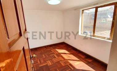 VENTA DE CASA A PRECIO DE TERRENO CON AMPLIO PATIO