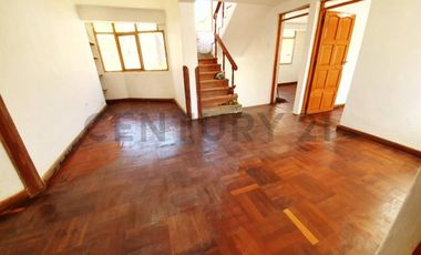 VENTA DE CASA A PRECIO DE TERRENO CON AMPLIO PATIO