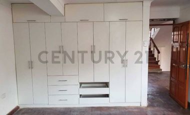 VENTA DE CASA A PRECIO DE TERRENO CON AMPLIO PATIO