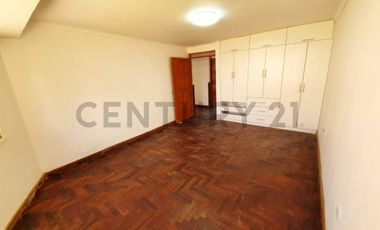 VENTA DE CASA A PRECIO DE TERRENO CON AMPLIO PATIO